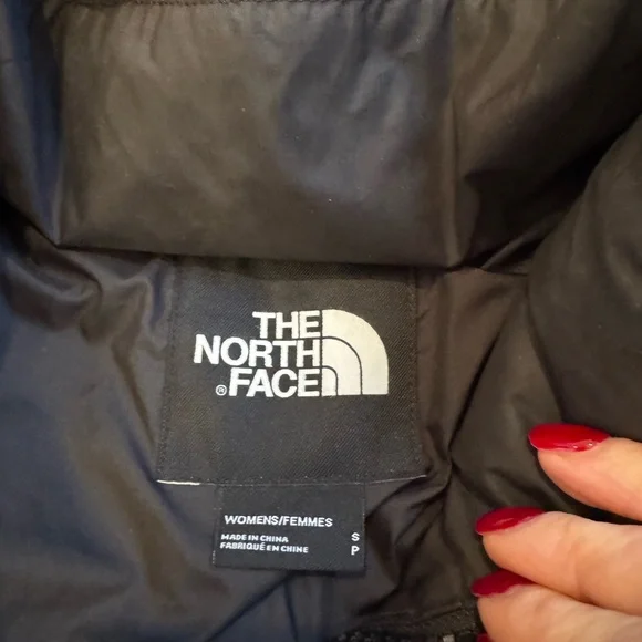 NORTH-FACE WOMENS Black Puffer Coat with Faux Fur Hood - Picture 2 of 2